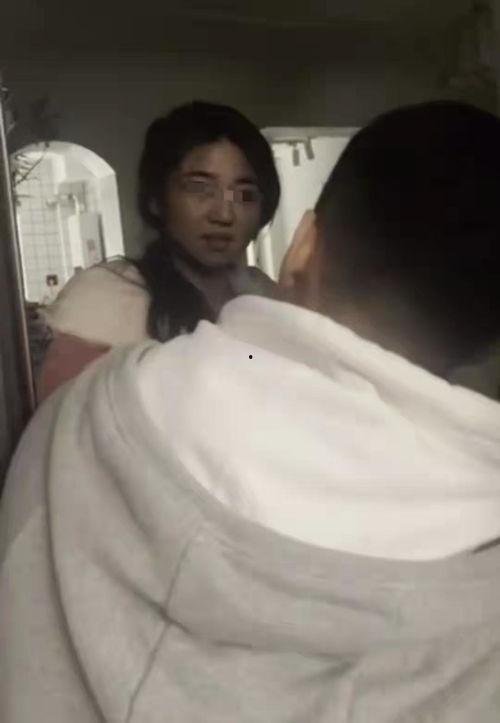 娱乐吃瓜酱男生独处,男生独处时光的趣味八卦之旅