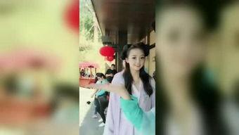 娱乐吃瓜小迷妹,小迷妹的娱乐狂欢之旅
