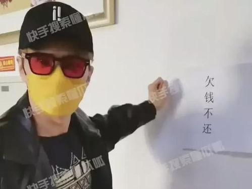 娱乐吃瓜小花和狗仔,小花与狗仔的甜蜜较量