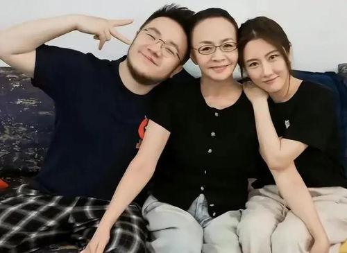 娱乐爆料吃瓜吐槽,揭秘明星幕后故事，笑谈八卦趣闻