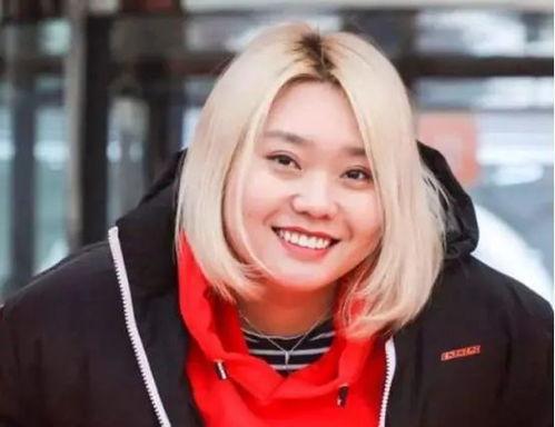 娱乐吃瓜酱李雪琴,从娱乐吃瓜酱到喜剧新星的蜕变之路