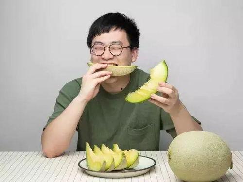 娱乐吃瓜高个子,娱乐圈高个子明星的吃瓜日常