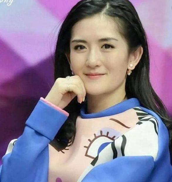 娱乐吃瓜君谢娜,娱乐吃瓜界的“开心果”